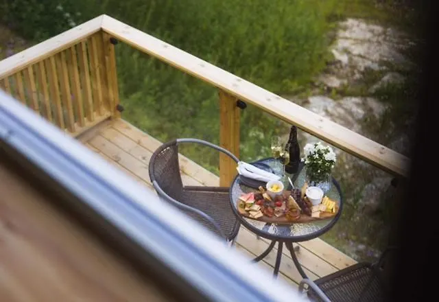Stokke Gard Burglamping